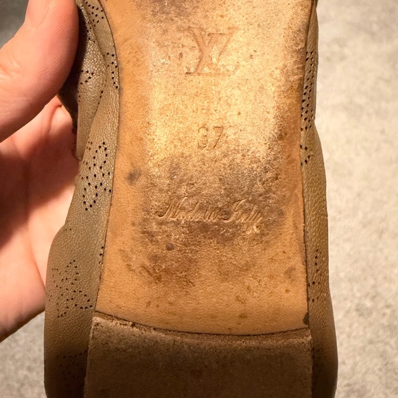 Louis Vuitton Elba Ballerina flats in taupe - Picture 6 of 11